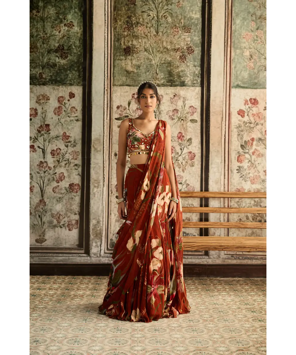 DIYARAJVVIR - RUST FLORAL PRINT AND HIGHLIGHTED  MERMAID SAREE  SET
